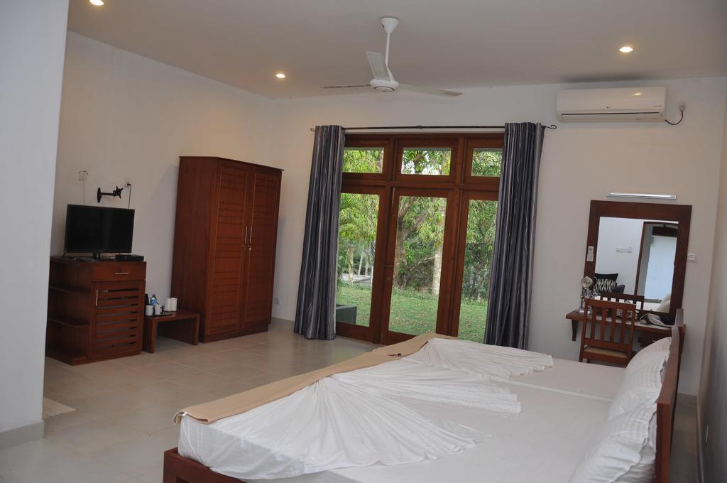 Aarya Hotel Pinnawala Zimmer foto